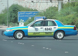 “سعودي” يستولي على سيارة شخص كويتي ليقوم بالتفحيط بها والشرطة تقبض عليه