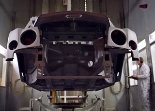 "فيديو" شاهد مصنع بنتلي من الداخل وطريقة صناعة سيارة بنتلي مولسان الجديدة Inside Bentley 1