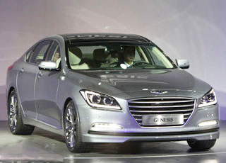 “فيديو” هيونداي جينسيس 2015 اثناء التدشين من الداخل والخارج Hyundai Genesis