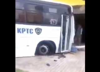 "فيديو" باص يسير بسرعة عالية يتسبب بحادث غريب في الكويت 5