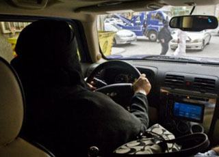صحيفة بريطانية: "شيخ سعودي" يحذر النساء من القيادة لأنها تضر بالمبايض والحوض! 5