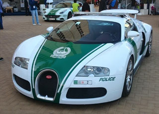 “بالصور” بوجاتي فيرون تنضم الى اسطول سيارات شرطة دبي Bugatti Veyron