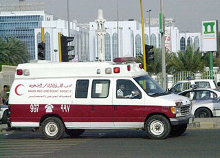 "بالفيديو" شاهد مواطنون يوثقون نقل الذبائح داخل سيارة إسعاف بمدينة الرياض 1