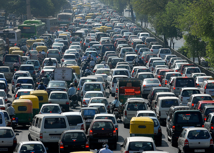الحكومة الصينية تنصح موظفيها بالأستغناء عن السيارات بسبب الزحمة الكبيرة في المدن