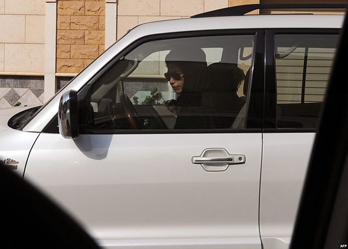 توقيف عضوة بـ "حقوق الإنسان" خلال قيادتها سيارة بمدينة صفوى بالقطيف 3