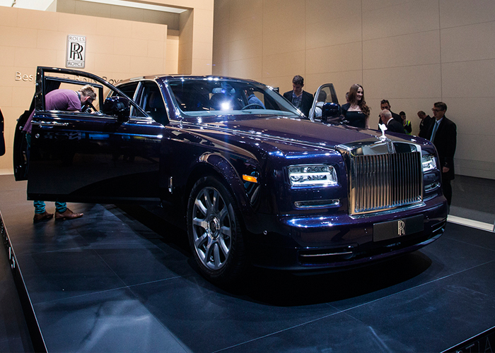 "تقرير" رولز رويس فانتوم 2015 الفئة الثانية تظهر في مدينة دبي "صور ومواصفات" Rolls Royce 3