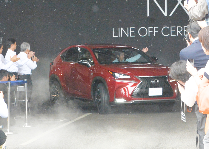 “فيديو” شاهد عملية تصنيع سيارة لكزس أن إكس 2015 الجديدة في اليابان Lexus NX