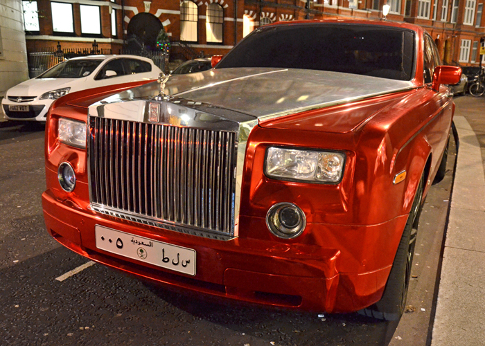 "الصحف البريطانية": الاثرياء العرب وسياراتهم الفاخرة في لندن اصبحوا اكثر بذخاً ولايحترمون القانون 4