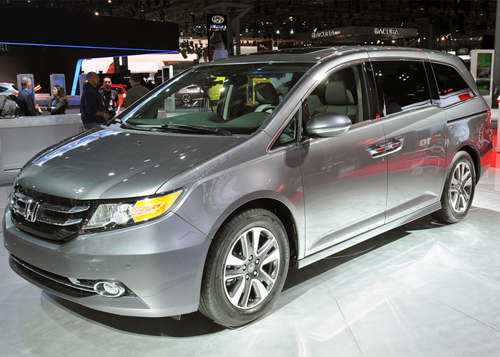 هوندا اوديسي 2015 بالتطويرات الجديدة "صور واسعار ومواصفات" Honda Odyssey 3