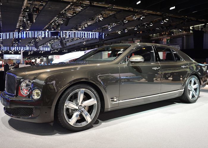 بنتلي مولسان 2015 بالتطويرات الجديدة تأتي بقوة 530 حصان "صور ومواصفات" Bentley Mulsanne 1