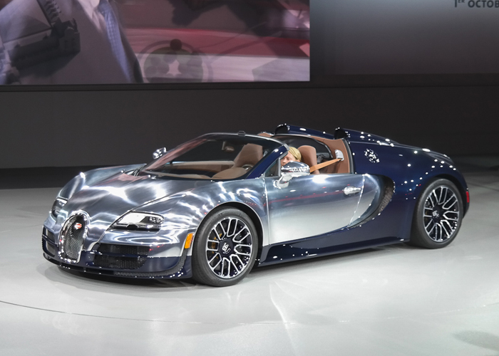 "بالصور" بوجاتي فيرون ايتوري 2015 تكشف نفسها بطبعة خاصة Bugatti Veyron Ettore 4