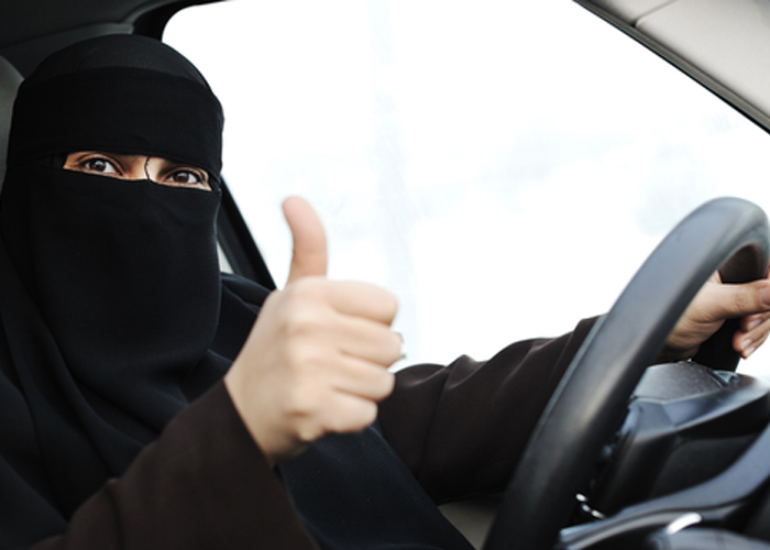 “وزارة الداخلية”: قيادة المرأة للسيارة ممنوعة وسنتصدى بحزم لأي دعوة لها
