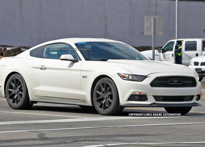 صور مسربة للطبعة التذكارية الـ50 من فورد موستنج 2015 الجديدة Ford Mustang