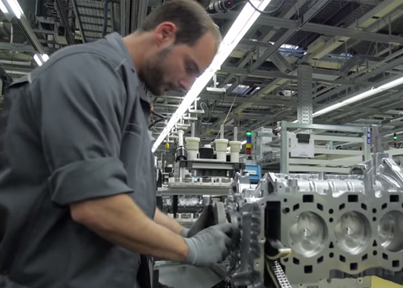 “فيديو” شاهد مراحل تصنيع وتجميع محركات بورش 911 من داخل المصنع