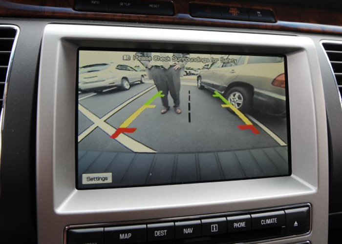 قانون يلزم صانعي السيارات بطرح كاميرات خلفية في كل السيارات بداية من عام 2018