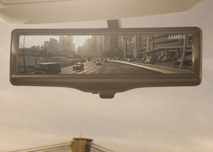 نيسان تقدم تكنولوجيا المرآة الخلفية الذكية لسياراتها في معرض نيويورك للسيارات Nissan Smart 1