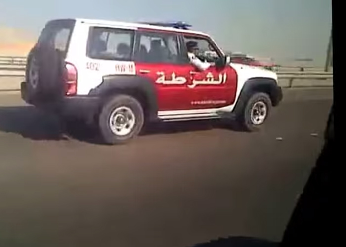 "فيديو" شاهد مطاردة مثيرة في ابوظبي تنتهي بطريقة غير متوقعة! 3