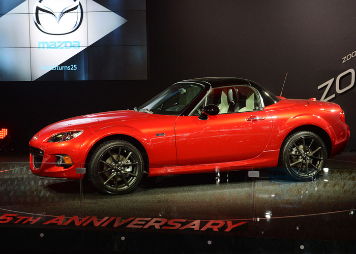 مازدا MX-5 2015 الذكرى 25 سينتج منها 100 نسخة فقط “صور ومواصفات واسعار”