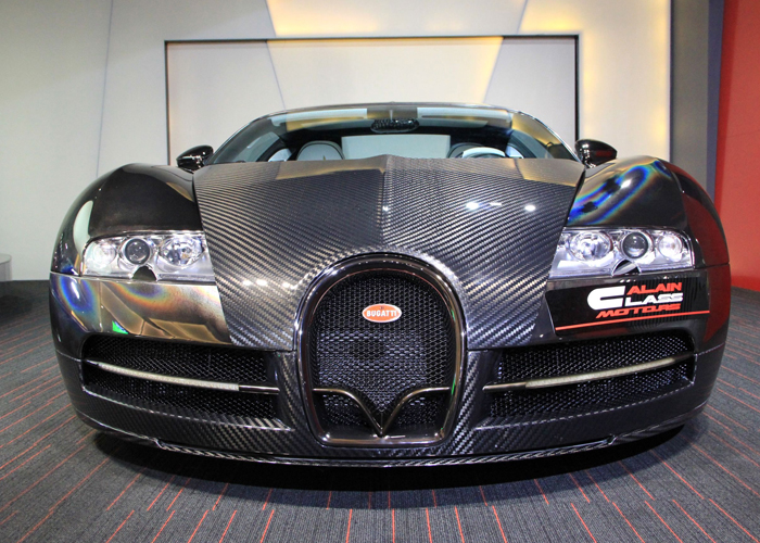 بوجاتي فيرون Vincero المصنوعة بالكامل من الياف الكربون بتعديلات مانسوري Bugatti Veyron