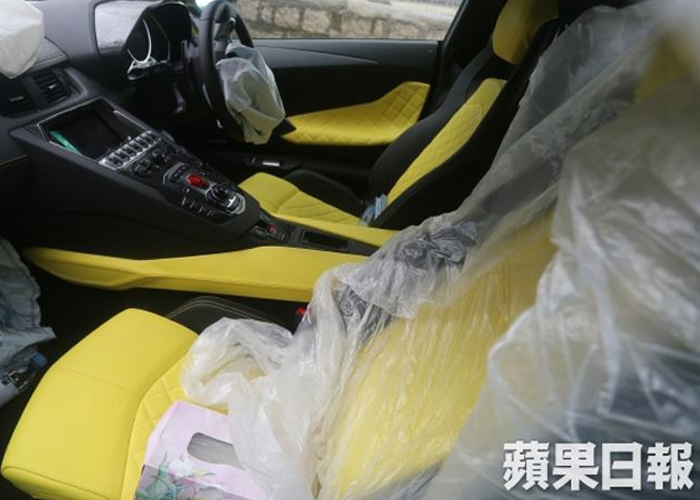 لامبورجيني افنتادور الجديدة تتعرض لحادثة في مدينة هونج كونج Lamborghini Aventador