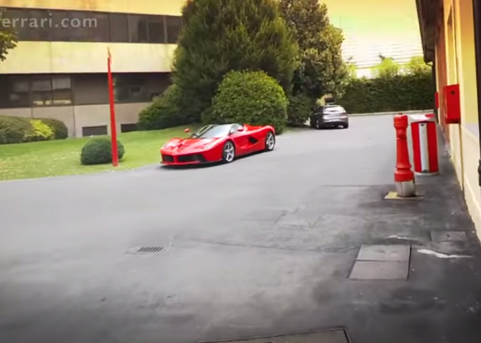 “فيديو” فيراري تحتفل بـ15 مليون معجب على الفيسبوك بفيديو يخطف الأنفاس Ferrari