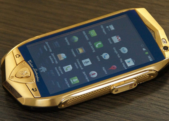 “بالصور” لامبورجيني تطلق هاتفها الذكي في مدينة دبي بسعر 14,750 درهم