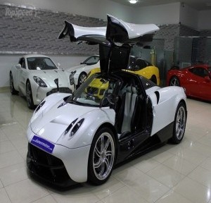 “بالصور”سيارة الملوك والامراء “باجاني هوايرا” للبيع في دبي بسعر 1.7 مليون دولار